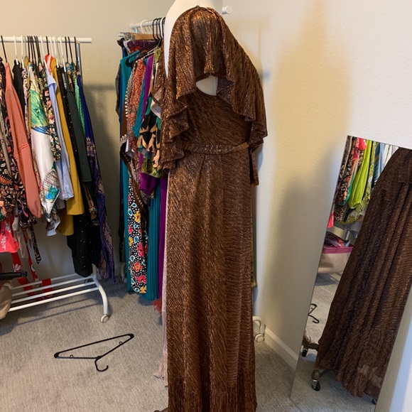 Custom made dress - Picture 3 of 4